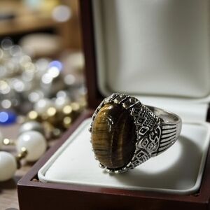 TOPAZ BEZEL SET POLISHED CABECHON MENS  SIZE 11 QUALITY ENGRAVED TITAINUM RING